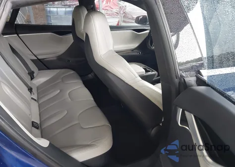 2015 Tesla Model S 70D/85D/P85D z USA, uszkodzony, nr VIN 5YJSA1E29FF118130